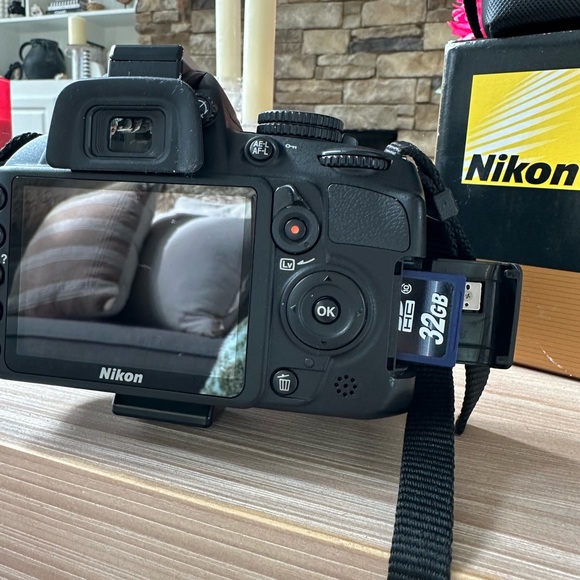 Nikon D3100 Kit-SOLD - Picture 4 of 11